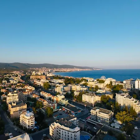Апартаменти Sunny House 401 Two Bedroom Сонячний Берег