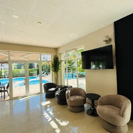 Sunny House 401 Two Bedroom Apartament